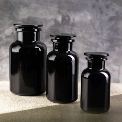 3 butelki apteczne z linii Libra z fioletowego szkła biofotonicznego o pojemności 250, 500 ml i 1 litr