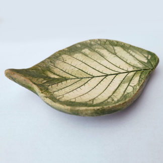 Ceramiczna podstawka – listek zielono-biały