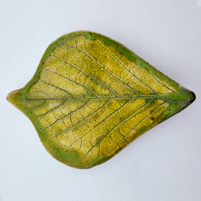 Ceramiczna podstawka – zielony listek – widok z góry