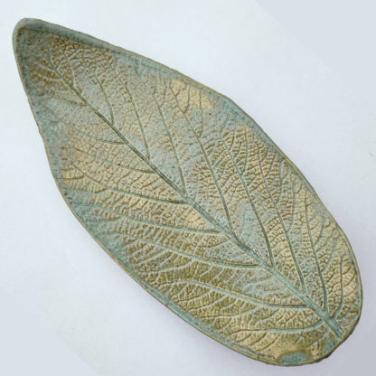 Ceramiczna podstawka – srebrno-zielony listek