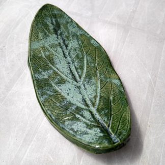 Ceramiczna podstawka – listek zielony